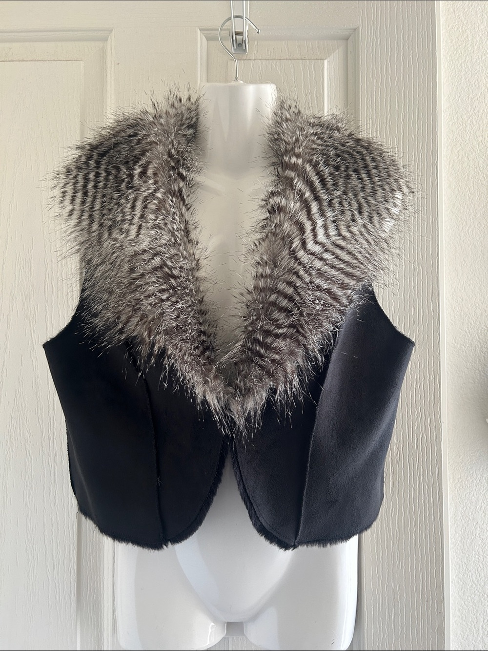 Rachel Zoe Black Vest with Gray Faux Fur Shawl Collar